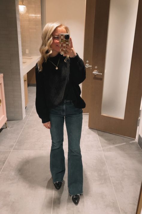 Flared Black Jeans Outfit, Flare Jean Outfit, Style Flare Jeans, Flare Jeans Outfit, 2024 Outfits, Black Jeans Outfit, Oversized Jacket, Jeans Outfit, Jean Outfits