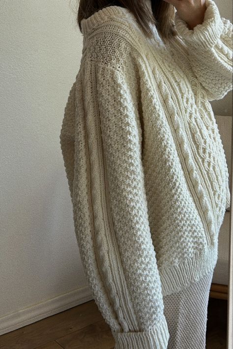 This handmade chunky knit is perfect for fall, neutral, oversized and cozy #fashion #fall #fallfashion #chunkyknit #sweater #gilmoregirlsaesthetic Gilmore Girls Aesthetic, Chunky Knits, Fashion Fall, Cozy Fashion, Gilmore Girls, Chunky Knit, Toast, Autumn Fashion, Instagram Photos