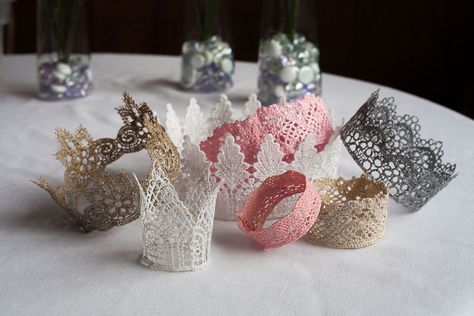 DIY Lace Crowns Princess Crown Crafts, Elf On The Shelf Accessories, Wish Ideas, Diy Crowns, Doilies Diy, Ribbon Crown, Couronne Diy, Shelf Accessories, Make A Crown