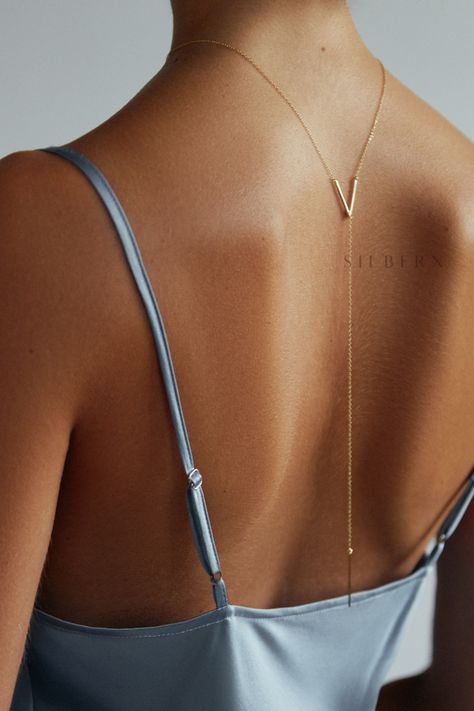 Gold Lariat Necklace, Necklace Moon, Back Necklace, Geometric Necklace, Jewelry Photography, Necklace Long, Lariat Necklace, Pretty Jewellery, Bar Necklace