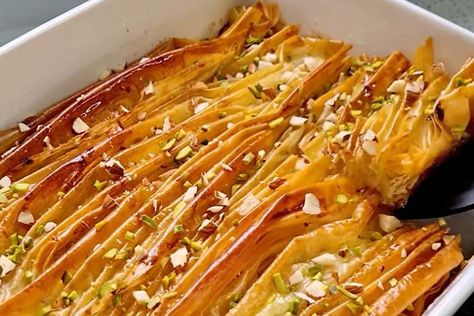 Crinkle Cake, Phyllo Dough Recipes, 30seconds Food, Beef Enchilada Recipe, Ground Beef Enchiladas, Baking Measurements, Dumplings For Soup, Fall Snacks, Coconut Custard