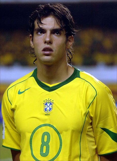 Kaka Kaka Brazil Wallpaper, Kaka Leite, Kaka Wallpapers, Kaka Brazil, Brazil Players, Brazil Wallpaper, Inspirational Soccer Quotes, Ricardo Kaka, Brazilian Football