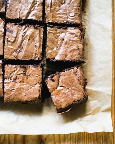 Discard Brownies, Sourdough Brownies, Clever Carrot, Poptart Recipe, Brownie Recipes Healthy, Crinkle Top, Brownie Toppings, Dough Recipes, Brownie Ingredients