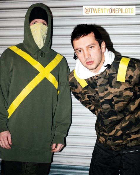 Twenty One Pilots Albums, Twenty One Piolets, Twenty One Pilots Wallpaper, Tyler And Josh, 21 Pilots, Tyler Joseph, Black Veil, Two Men, One Pilots