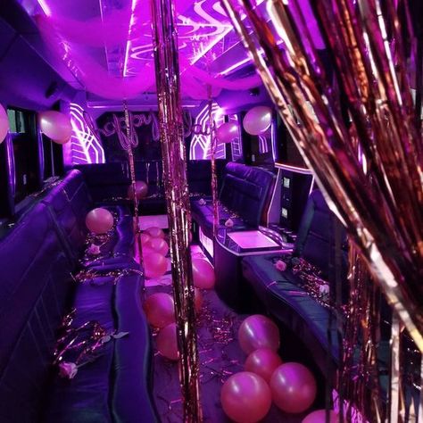 25 Teen Party Ideas To Delight and Excite Your Kids - OhLaDe Party Bus Party, Teen Party Ideas, Party Bus Birthday, Luxury Birthday Party, Luxury Limousine, Bus Party, 14th Birthday Party Ideas, 15th Birthday Party Ideas, Limo Party