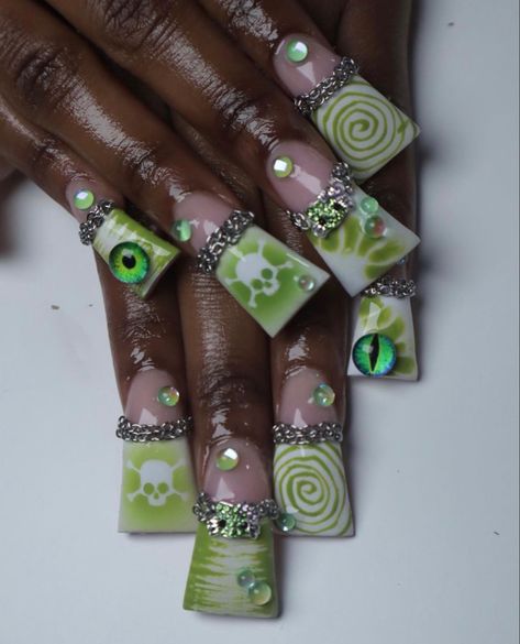 Duck Nails Green, Emo Duck Nails, Juicy Couture Nails, Funky Halloween Nails, Early 2000s Nail Designs, Scene Kid Nails, Jelly Nail Ideas, Y2k Duck Nails, Harajuku Nails