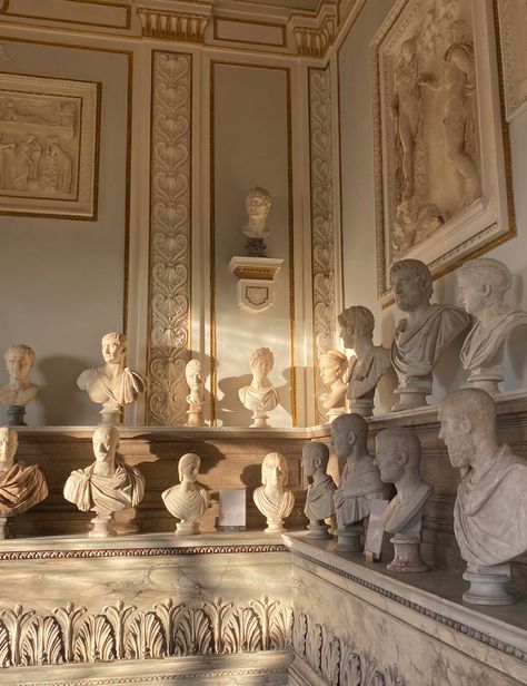 italian museum in rome with antic sculptures, sunset in museum, museum date, museum aesthetic, dark academia, rome tips, rome mustsees, rome things to do Capitoline Museum, Italian Sculpture, Museum Aesthetic, Italy Trip, Roman Holiday, Rome Travel, Italian Style, Italy Travel, Rome