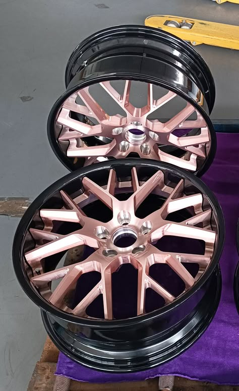 custom rose gold car rims and rose gold and black rims for lexus, custom rose gold rims in jova wheels factory, 18 to 24 inch. Rose Gold Wrap Car, Rose Gold Truck, Black Car With Pink Rims, Cool Rims For Cars, Pink Car Details, Pink Rims Black Car, Cute Car Rims, Black And Pink Car Interior, Rose Gold Car Wrap