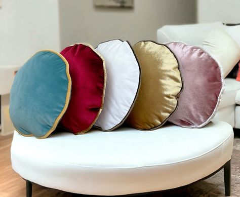 Circle Cushion, Circle Pillow, Pipe Decor, Velvet Pillow, Etsy Pillow Covers, How To Make Pillows, Cozy Corner, Velvet Pillows, Scatter Cushions