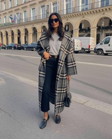 Hannah Cocobeautea, Saint Laurent Outfit, Autumn Lookbook, Short Flared Skirt, Silvia Braz, Gucci Jordaan, Checked Coat, Celine Triomphe, Simple Tees