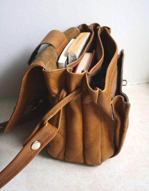 Always make sure your purse is big enough to carry your book. Spencer Hastings, Bonnie Bennett, Katherine Pierce, Skateboarder, Brown Aesthetic, Backpack Bag, Hermione, Gossip Girl, Mbti