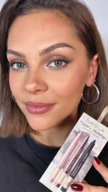 NABLA Cosmetics on Instagram: "Sparkling nude eyes us with the new set 𝐂𝐮𝐩𝐢𝐝’𝐬 𝐇𝐨𝐥𝐢𝐝𝐚𝐲𝐬 𝐂𝐫𝐲𝐬𝐭𝐚𝐥 𝐍𝐮𝐝𝐞 ✨🏹 It includes: new Arrow Shine Crystaline, new Arrow Shine Bronzy, Arrow #4 Black #naba #nablacosmetics #cupidsarrowshine" Cupid Eye Makeup, Cupid Bow And Arrow, Cupid Arrow, Cupid With Arrow, Nabla Cosmetics, Cupid’s Arrow, Cupids Arrow, New Set, Sparkle