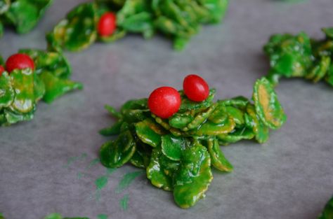 The simplicity of these brightly colored green treats topped with cinnamon imperials will delight your tastebuds and your family alike, and certainly becoming a holiday favorite! Cluster Cookies, Easy Kids Treats, Holly Cookies, Paleo Cranberry Muffins, Green Treats, Berry Cookies, Dinner Leftovers, Cranberry Muffins, Christmas Week