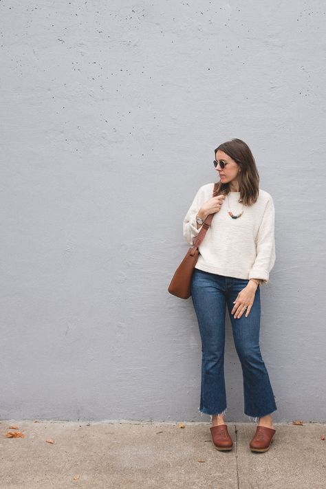 Wearing Lately... 10(!!) Outfits - Seasons + Salt Womens Clogs Outfits, Clogs Outfit Winter, How To Wear Clogs, Outfits With Clogs, Clog Outfits, Clogs Outfit Fall, Clog Outfit, Clogs Outfits, College Clothes