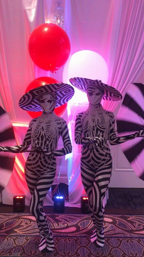 Cirque Du Soleil Theme Party, Cirque Du Soleil Party Decorations, Cirque Du Soleil Party, Black And White Illusions, Black And White Costume, Fortune Tellers, Women Dance, Fire Dancer, Photo Room