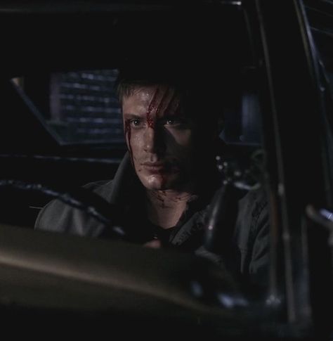 Injured Dean Winchester, Jesen Ackles, Supernatural Wallpaper, Supernatural Pictures, Supernatural Dean Winchester, Winchester Supernatural, Supernatural Dean, Odaiba, Hunting Trip