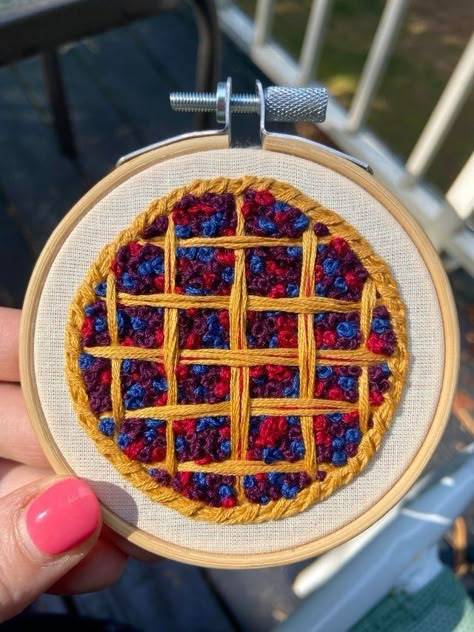 Tanah Liat, Hand Embroidery Projects, Pola Sulam, Cute Embroidery, Simple Embroidery, Sewing Embroidery Designs, 자수 디자인, Hand Embroidery Art, Embroidery Hoop Art