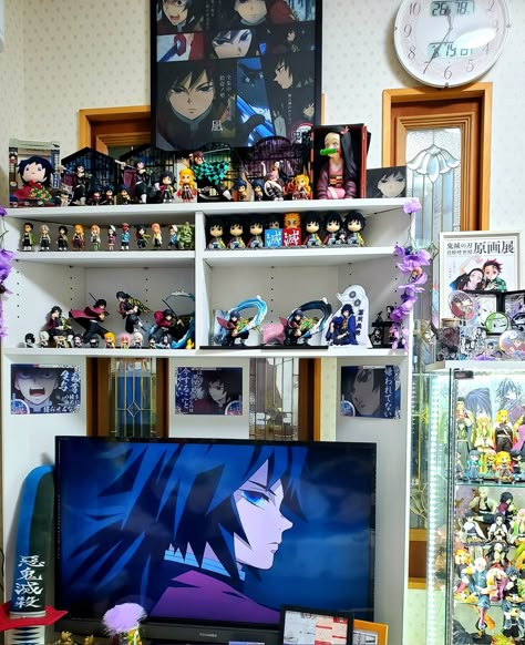 Demon Slayer Room Decor Ideas, Demon Slayer Themed Room, Demon Slayer Room Decor, Tomboy Room, Demon Slayer Room, Purple Bedroom Design, Anime Shelf, Anime Bedroom Ideas, Easy Diy Room Decor