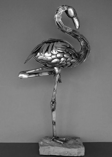 11-Gary-Hovey-Recycled-Cutlery-Sculptures-Knifes-Forks-and-Spoons-www-designstack-co Metal Sculpture Artists, Welded Art, Metal Welding Art, Cutlery Art, Silverware Art, Spoon Art, Welding Art Projects, Metal Welding, Sculpture Metal