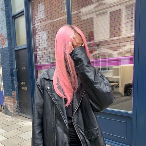 BLEACH on Instagram: “Head in the candy floss clouds ☁️ @jademacj in the Rosé Funki Tint wig available on @beautystack. Thinking of pastel pink for Spring? Shop…” Candy Floss Pink Hair, Candy Floss Hair, Pink Aesthetic Hair, Pink Hair Brown Eyes, Baby Pink Hair, Towel Dry Hair, Bleach Blonde Hair, Pastel Pink Hair, Crop Hair