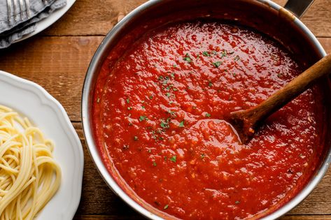 Homemade Pasta Sauce Recipe, Pasta Sauce Recipes Tomato, Homemade Spaghetti Sauce Recipe, Italian Pasta Sauce, Sauce Spaghetti, Chicken Shawarma Recipe, Italian Tomato Sauce, Shawarma Recipe, Pasta Sauce Homemade