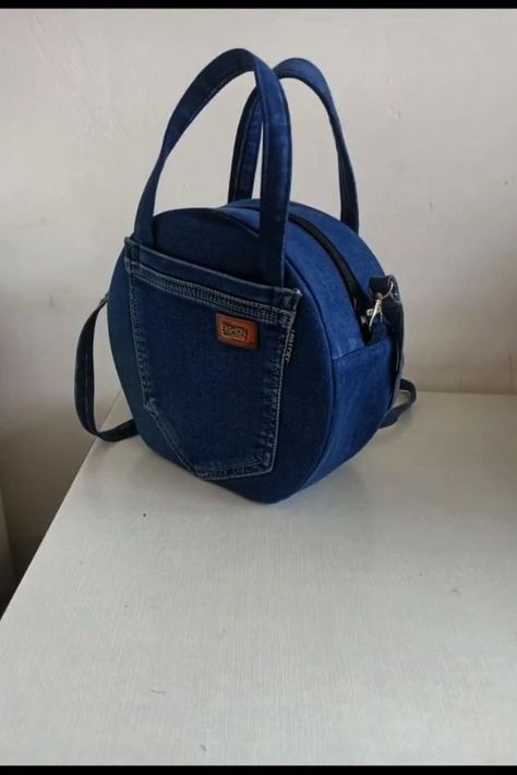 Simple sewing | sewing | Simple sewing | By Sewing tricks Handmade Denim Shoulder Bag For Everyday Use, Handmade Round Bag For Everyday Use, Round Purse Pattern Free Sewing, Handmade Recycled Denim Shoulder Bag For Daily Use, Diy Round Purse Bag, Jeans Bag Diy, Jeans Bags Ideas, Diy Jean Bag, Sewing Simple