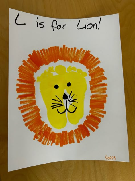 Zoo Crafts For Infants, Letter L Crafts For Toddlers, Lion Handprint Craft, Lion Footprint, Toddler Footprint Art, Letter L Crafts, Nicu Crafts, Early Preschool, Infant Crafts