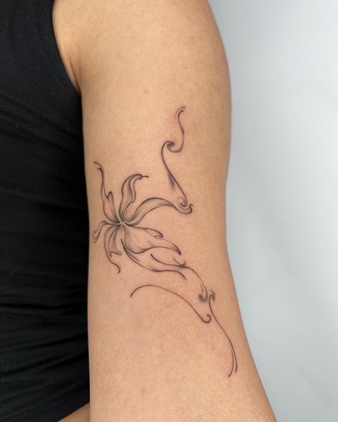 floral flow | custom sketch🪶 . . . #customtattoos #finelinetattoo #flowtattoo #finelinework #fineliners #floraltattoos #inked #cheyenne_tattooequipment #ankaradovme #abstracttattoos Around Bicep Tattoo Women, Flowing Ink Tattoo, Orchid Wrap Around Tattoo, Abstract Flowers Tattoo, Body Flow Tattoo, Floral Side Tattoos Women, Let Tattoos For Women, Arm Tattoo Floral, Small Upper Arm Tattoos For Women