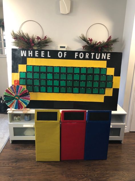 Wheel Of Fortune Board Diy, Wheel Of Fortune Parade Float, Wheel Of Fortune Decorations, Wheel Of Fortune Party Ideas, Wheel Of Fortune Trunk Or Treat, Game Night For Teens, Wheel Of Fortune Party, Diy Wheel Of Fortune, Game Show Party Ideas