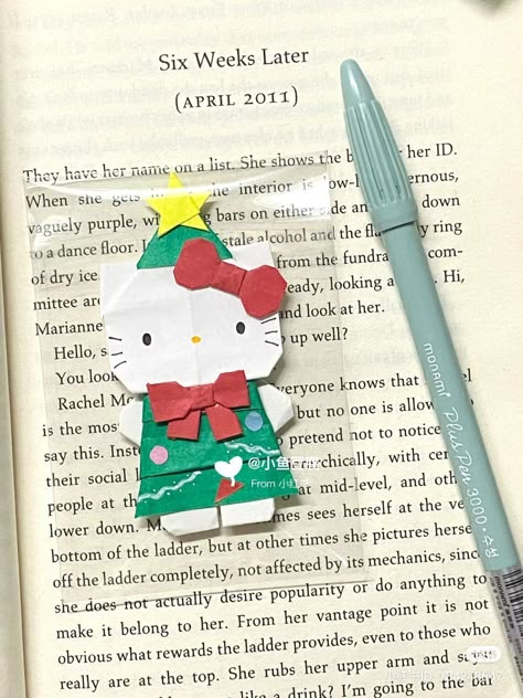 Koi Origami, Art Scrapbook, Cute School Stationary, Hello Kitty Crafts, Kitty Christmas, Hello Kitty Coloring, Pinterest Diy Crafts, Shell Crafts Diy, Hello Kitty Christmas