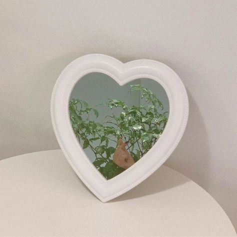 Anya Joy, Mint Aesthetic, Mint Green Aesthetic, Sage Green Wallpaper, Green Pictures, Green Photo, Green Theme, Aesthetic Pics, Matcha Latte