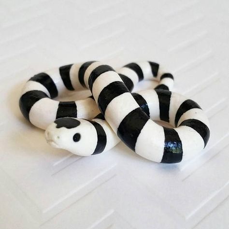 Miniature California Kingsnake made from Polymer Clay. Handmade, Reptile Gift by The Clay Kiosk on Etsy. California Kingsnake, Clay Snakes, Easy Clay Sculptures, Pet Things, Temecula California, Clay Works, Clay Things, Clay Sculptures, Clay Stuff