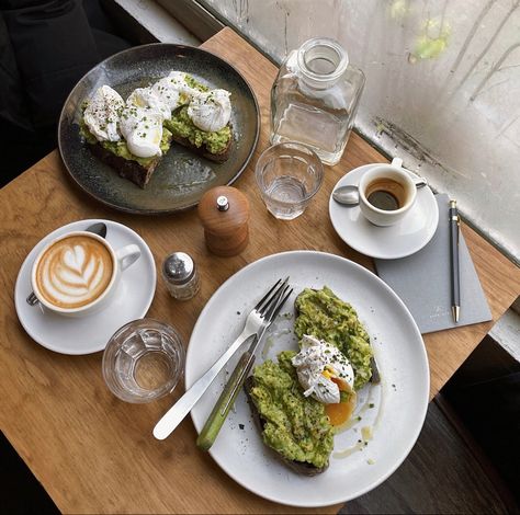 Coffee And Avocado Toast, Consumer Board, Avocado Brunch, Health 2023, Avocado Poached Egg, Brunch Cafe, Brunch Eggs, Breakfast Cafe, Avocado Toast Egg