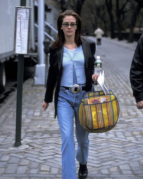 #iconic on Instagram: “Julia Roberts’s style through 90s and 00s✨ Which one is your favorite?💕 #juliaroberts #iconic #slay #beauty #90s #00s #fashion #style…” Julia Roberts Style 90s, Street Style Celebrities, Julia Roberts Style, 1990 Style, Bianca Jagger, 00s Fashion, Outfits 90s, Fall 23, Winona Ryder