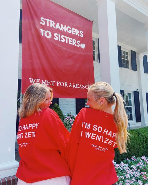 YOU feel like home to me♥️. From strangers to sisters, I’m SO glad we met. This sisterhood is for life, Zeta Love is SO SO evident!! 💌 Thank you Epsilon for the friendships that will last FOREVER. + #TAGASIS who turned from a stranger to a sister!❤️ #STRANGERSTOSISTERS #IMSOHAPPYWEMET Strangers To Sisters Bid Day, Sisterhood Ideas, Panhellenic Recruitment, Sorority Themes, Recruitment Ideas, Sorority Ideas, Bid Day Themes, Spring 2025, Sorority Recruitment