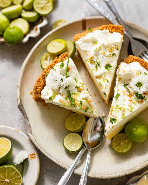 Creamy Key Lime Pie, Key Lime Pie Cheesecake, Pie With Graham Cracker Crust, Key Lime Desserts, Key Lime Pie Bars, Key Lime Pie Easy, Homemade Whipped Cream Recipe, Key Lime Pie Recipe, Freestanding Range