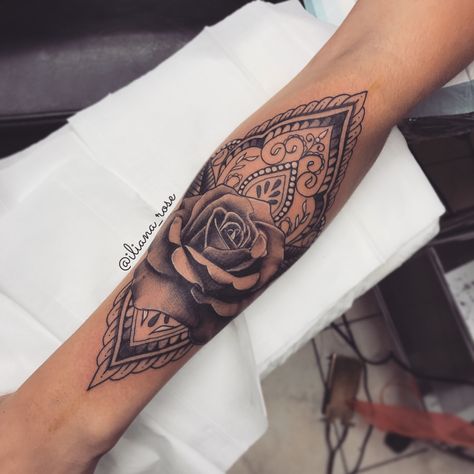 1,639 Likes, 17 Comments - That Mandala Girl  (@iliana_rose) on Instagram: “Good morning from London Town!!  here's a rose cuff I did before I left and the "AND-FIRE" crew…” Inner Wrist Tattoos, Forearm Cover Up Tattoos, Orca Tattoo, Wrist Tattoo Cover Up, Cuff Tattoo, Hamsa Tattoo, Tattoo Trend, Tattoo Zeichnungen, Disney Tattoo