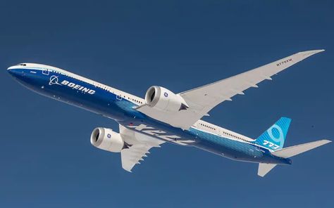 Giant Boeing 777X takes off nearly vertically in Dubai Boeing 777x, Travel Plane, Plane Travel, Boeing 777, Bayern Munich, In Dubai, Airlines, Dubai, Aircraft