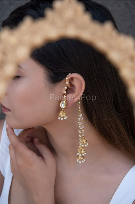 Gold Jewellery Bridal Indian, Simple Indian Earrings, Jhumka Designs Gold Indian, Earrings With Chain Indian, Traditional Earrings Indian Jewelry, Indian Pearl Earrings, Ethnic Jewelry Indian, Indian Bridal Earrings, Big Jhumka Earrings