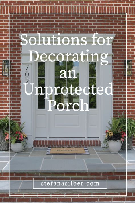 Stoep Ideas Front Porches, Front Porch Ideas With No Roof, All Season Porch Decor, Front Porch Ideas No Roof, Front Porch Ideas Not Covered, Uncovered Porch Fall Decorating Ideas, Decorate Large Front Porch, Front Porches Without Roofs, Above Front Door Exterior Decor