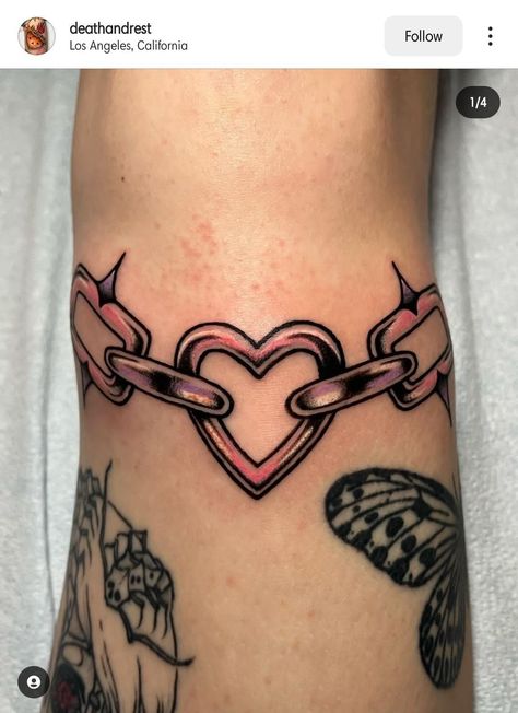 Neotraditional Gap Filler Tattoo, Traditional Chain Link Tattoo, Chain Link Tattoo For Women, Nymphomaniac Tattoo, Chain Knee Tattoo, Chain Link Heart Tattoo, Chain Wrist Tattoo, Pink Traditional Tattoo, Pink And Black Tattoo