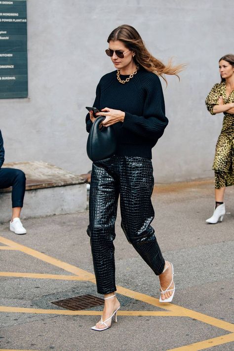 Tonal Dressing, Street Style Jeans, Copenhagen Fashion Week Street Style, Pernille Teisbaek, Spring Styling, 2020 Street Style, Fashion Gone Rouge, Copenhagen Fashion, La Fashion Week