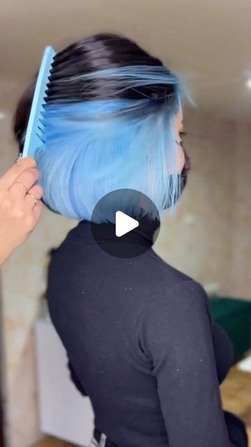 Dark Teal Hair Ombre, Blue Under Hair, Blue Halo Hair, Under Hair Dye Ideas, Under Color Hair Ideas, Half Bleached Hair, Powder Blue Hair, Two Tone Hair Color, Under Hair Dye