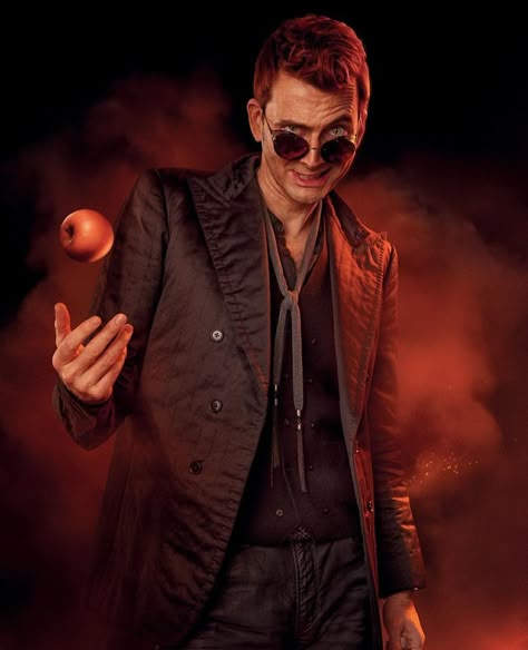 David Tennant as Crowley in Good Omens Good Omens Book, Terry Pratchett, Good Omens, Michael Sheen, Neil Gaiman, Angels And Demons, Stargate, Serie Tv, Doctor Who