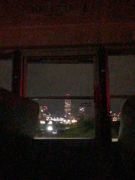 School Bus Aesthetic, School At Night, School Bus Pictures, Late Night Aesthetic, Night Skyline, Night School, Night Drives, Night Drive, Late Night Drives