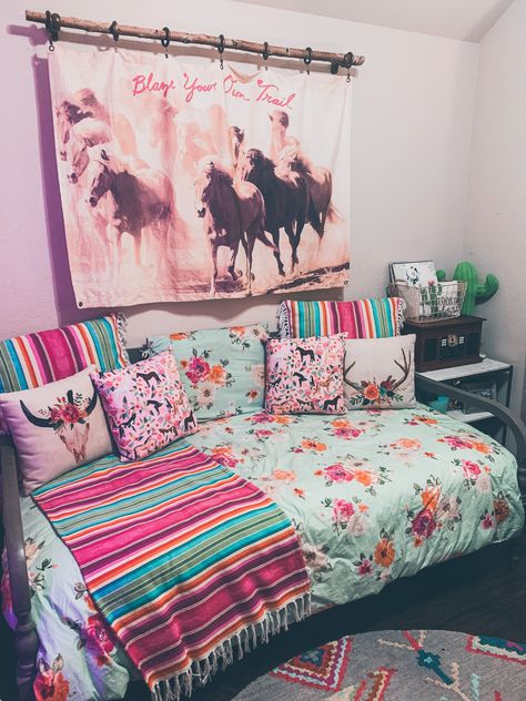 Cowgirl Room Ideas Kids, Cowgirl Room Ideas Rustic, Pink Cowgirl Bedroom, Western Toddler Girl Room, Cowgirl Bedroom Ideas For Kids, Pink Western Room, Western Girls Room, Girls Western Bedroom, Pink Cowgirl Room