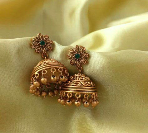 Gold Antique Jumkas Design, Jumki Design Gold Bridal, Gold Jumkas Antiques, Antique Earrings Jhumka, Gold Jumkas Design, Jumkis Indian Jewelry, Jumkas Antiques, Gold Jumkas, Golden Jhumka