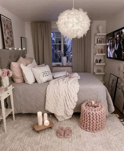 Girl Apartment Decor, Bedroom Ideas For Small Rooms Cozy, Dream Bedroom Inspiration, Luxury Room Bedroom, Classy Bedroom, Apartment Living Room Design, Dream Apartment Decor, Bedroom Idea, Girly Room