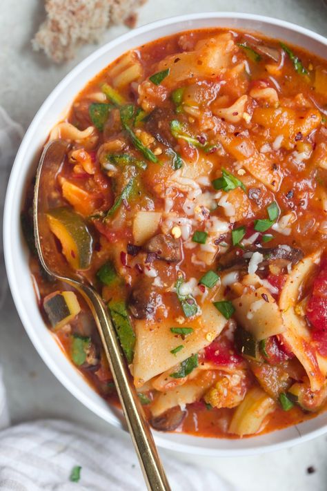 Healthy Healthy 30-Minute Vegan Lasagna Soup - Hummusapien Lasagna Soup Healthy, Healthy Lasagna Soup, Vegan Lasagna Soup, Mushroom Spaghetti Sauce, Healthy Lasagna, Gluten Free Lasagna, Baked Lasagna, Tomato Basil Pasta, Soup Healthy