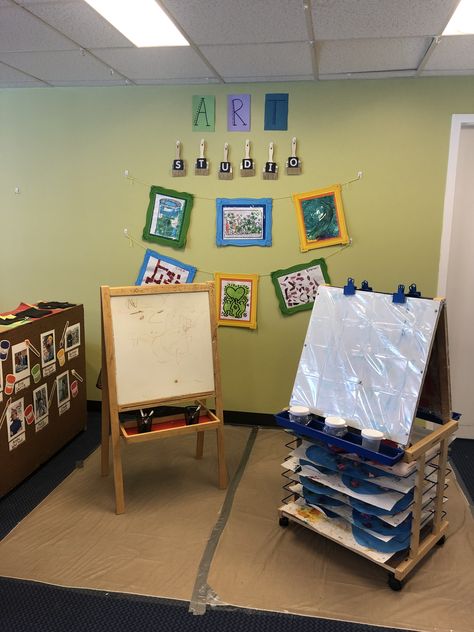 Art studio dramatic play center Art Centre Daycare, Prek Art Center Setup, Artist Dramatic Play, Art Dramatic Play, Dramatic Play Art Studio, Art Studio Dramatic Play, Art Studio Dramatic Play Preschool, Art Corner Kindergarten, Art Area Preschool